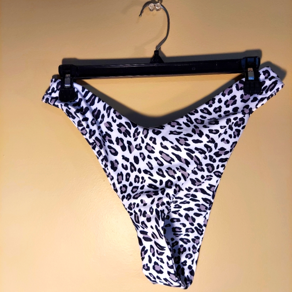 SHEIN swim bottom leopard